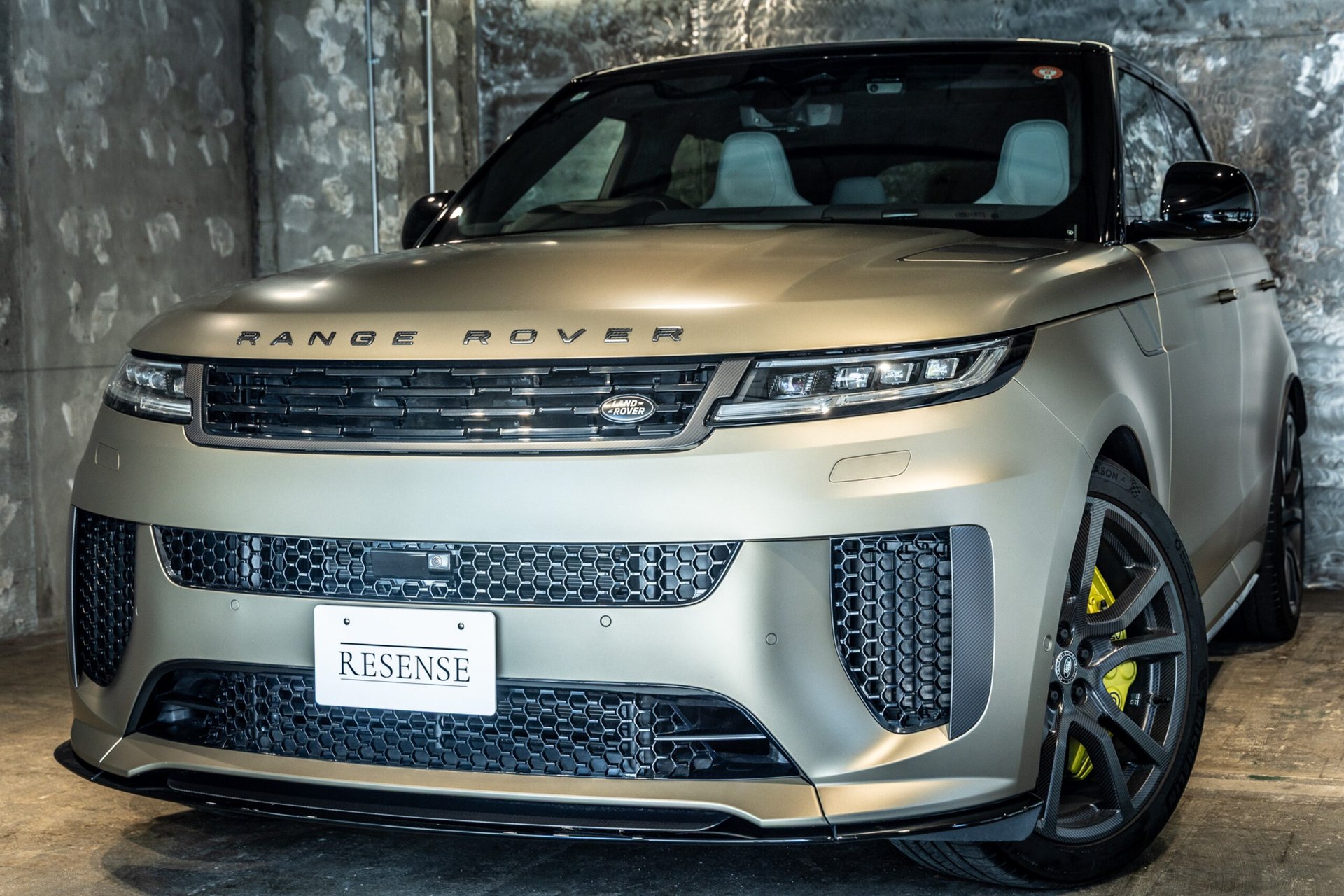 LAND ROVER RANGE ROVER SPORT - View 1