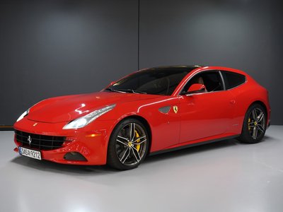 FERRARI FF