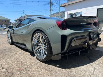 FERRARI 488 PISTA - 5