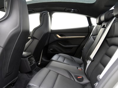 2023 Porsche TAYCAN 缩略图 27