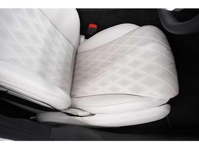 MERCEDES-BENZ E-CLASS - 8