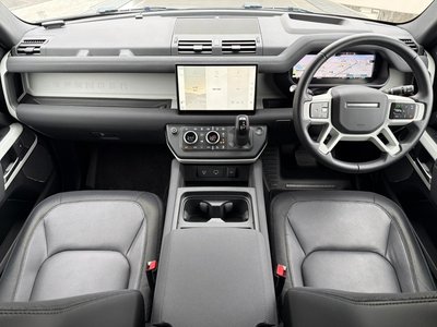 LAND ROVER DEFENDER - 2