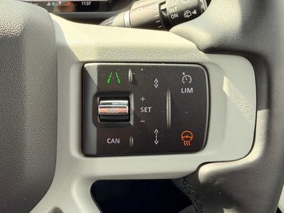 LAND ROVER DEFENDER - 4