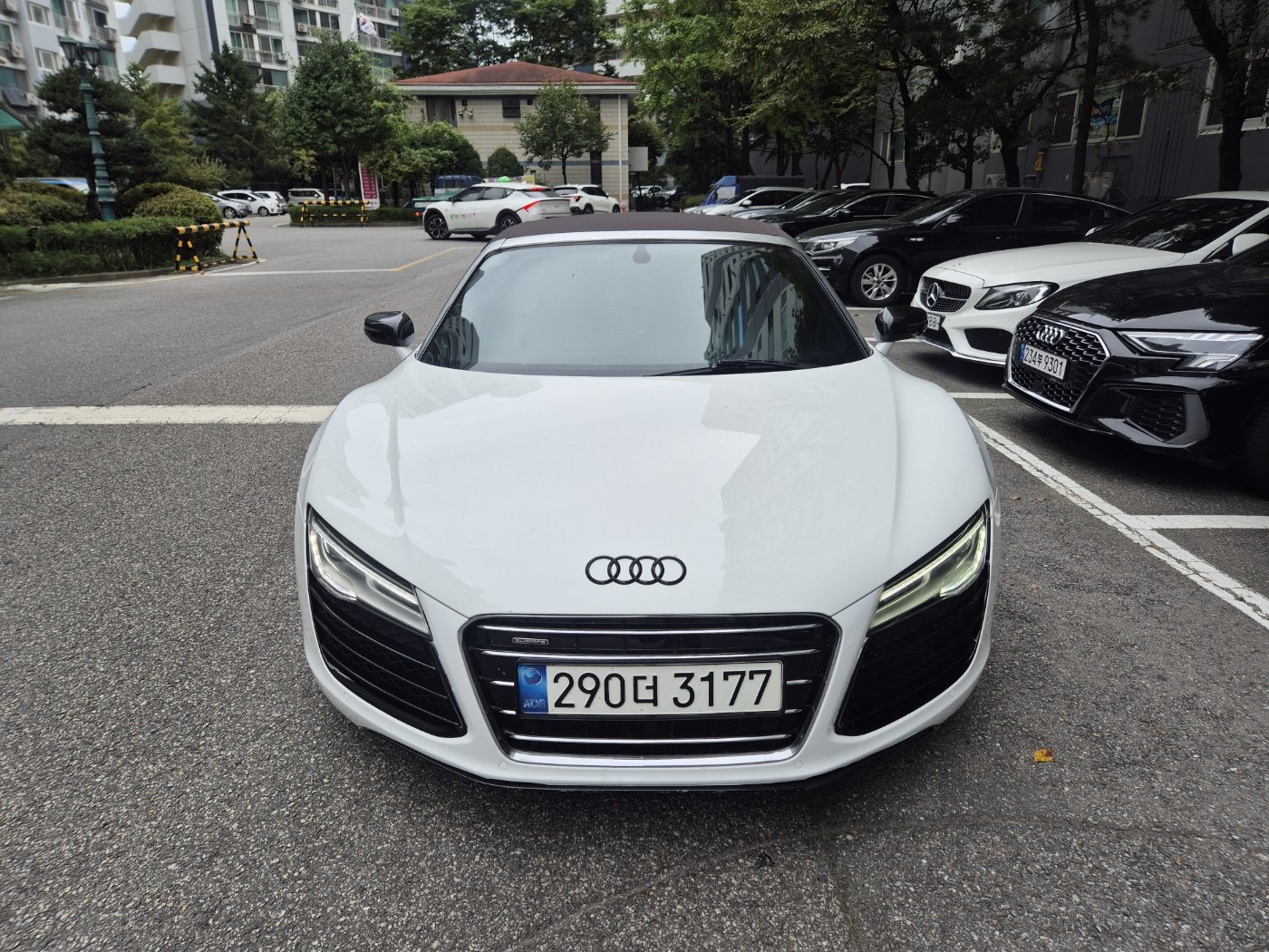 AUDI R8 - View 1