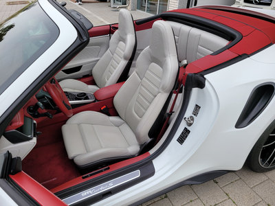 PORSCHE 911 - 10
