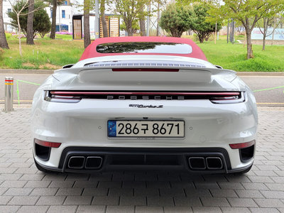 PORSCHE 911 - 6