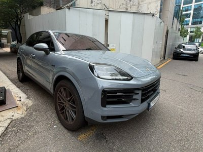 صورة 1 لـ 2025 Porsche CAYENNE