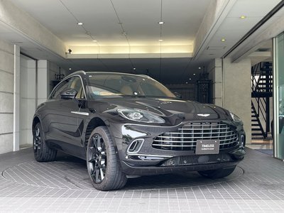 ASTON MARTIN DBX