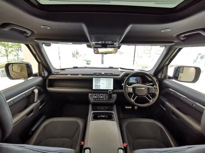 LAND ROVER DEFENDER - 5