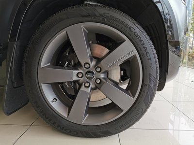 LAND ROVER DEFENDER - 10