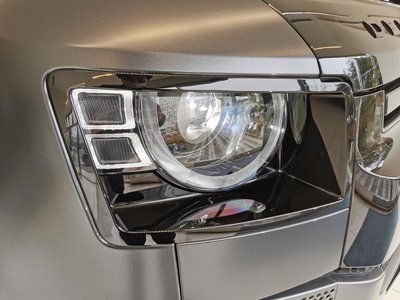 LAND ROVER DEFENDER - 9