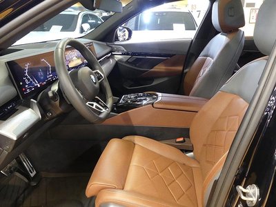 2024 BMW 5 SERIES photo 10