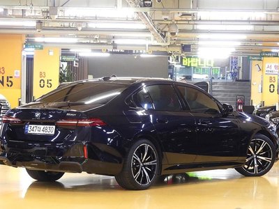 2024 BMW 5 SERIES photo 4