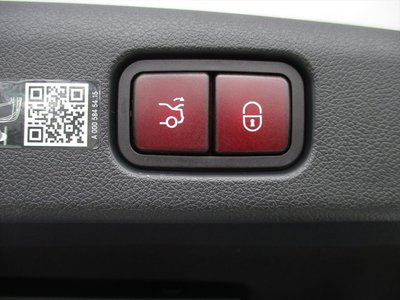 MERCEDES-BENZ E-CLASS - 8