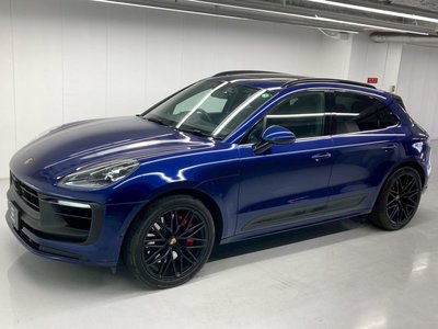 PORSCHE MACAN - 1