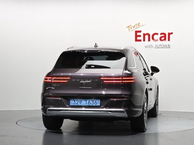GENESIS ELECTRIFIED GV70 - 4