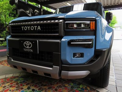 TOYOTA LAND CRUISER - 1
