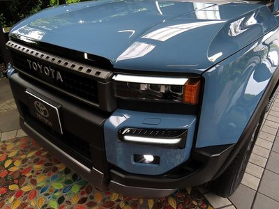 TOYOTA LAND CRUISER - 10