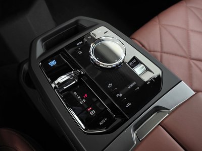 2025 BMW IX 缩略图 12