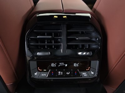 2025 BMW IX 缩略图 24