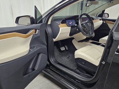 2019 Tesla MODEL X — фото 10