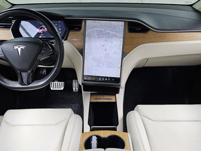2019 Tesla MODEL X — фото 5