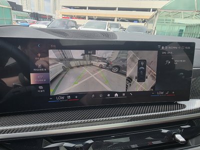 2025 BMW X7 thumbnail 17
