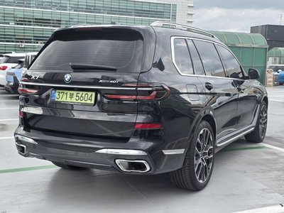 2025 BMW X7 photo 5