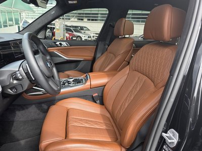 2025 BMW X7 photo 10