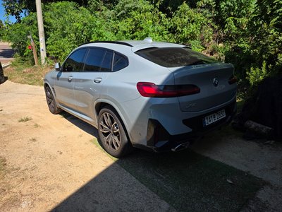 2025 BMW X4 照片 2