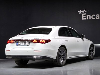 MERCEDES-BENZ E-CLASS - 3