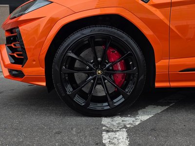 LAMBORGHINI URUS - 6