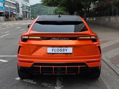 LAMBORGHINI URUS - 3