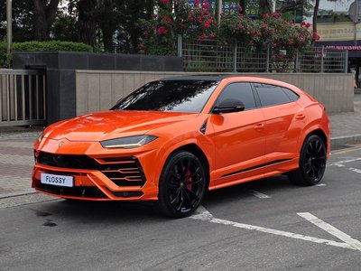 LAMBORGHINI URUS - 1
