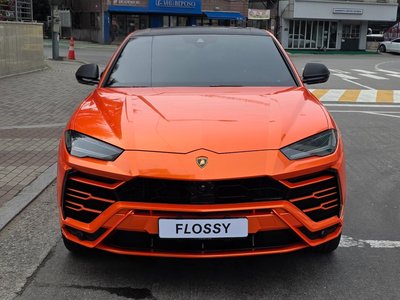 LAMBORGHINI URUS - 2