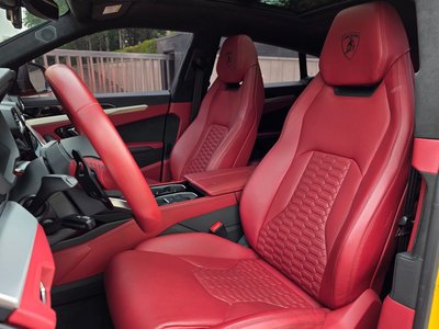 LAMBORGHINI URUS - 10