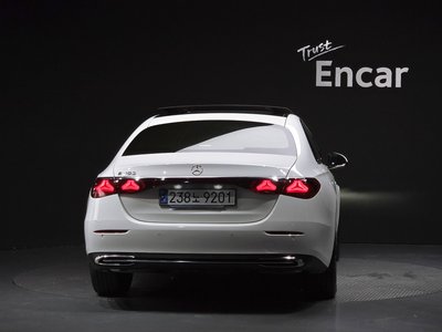 صورة 4 لـ 2025 Mercedes-BENZ E-CLASS