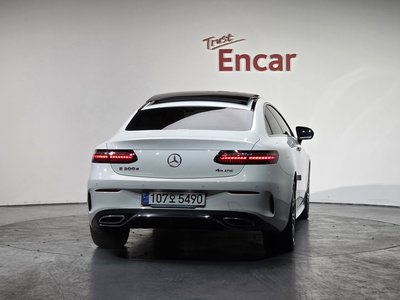 MERCEDES-BENZ E-CLASS - 4