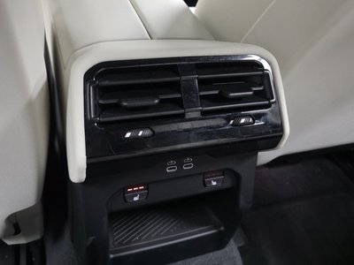 2024 BMW 5 SERIES thumbnail 24