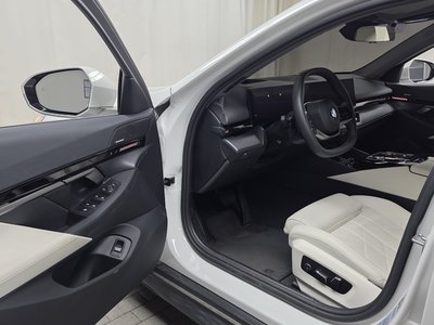 2024 BMW 5 SERIES thumbnail 13