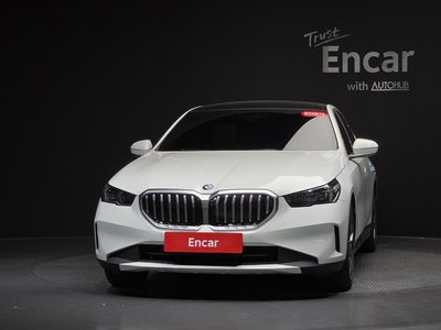 صورة 3 لـ 2024 BMW 5 SERIES