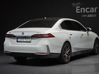 صورة 2 لـ 2024 BMW 5 SERIES