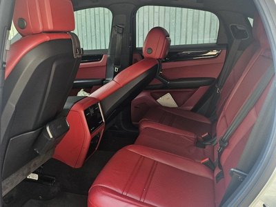 PORSCHE CAYENNE - 8