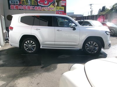 TOYOTA LAND CRUISER 300 - 5