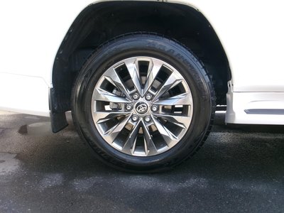 TOYOTA LAND CRUISER 300 - 6