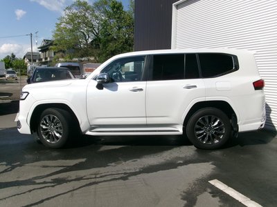TOYOTA LAND CRUISER 300 - 3