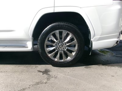TOYOTA LAND CRUISER 300 - 9