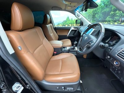 TOYOTA LAND CRUISER PRADO - 9