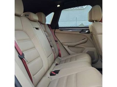 PORSCHE MACAN - 10