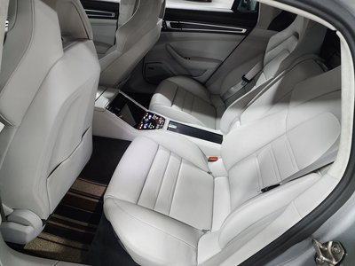 PORSCHE PANAMERA - 10